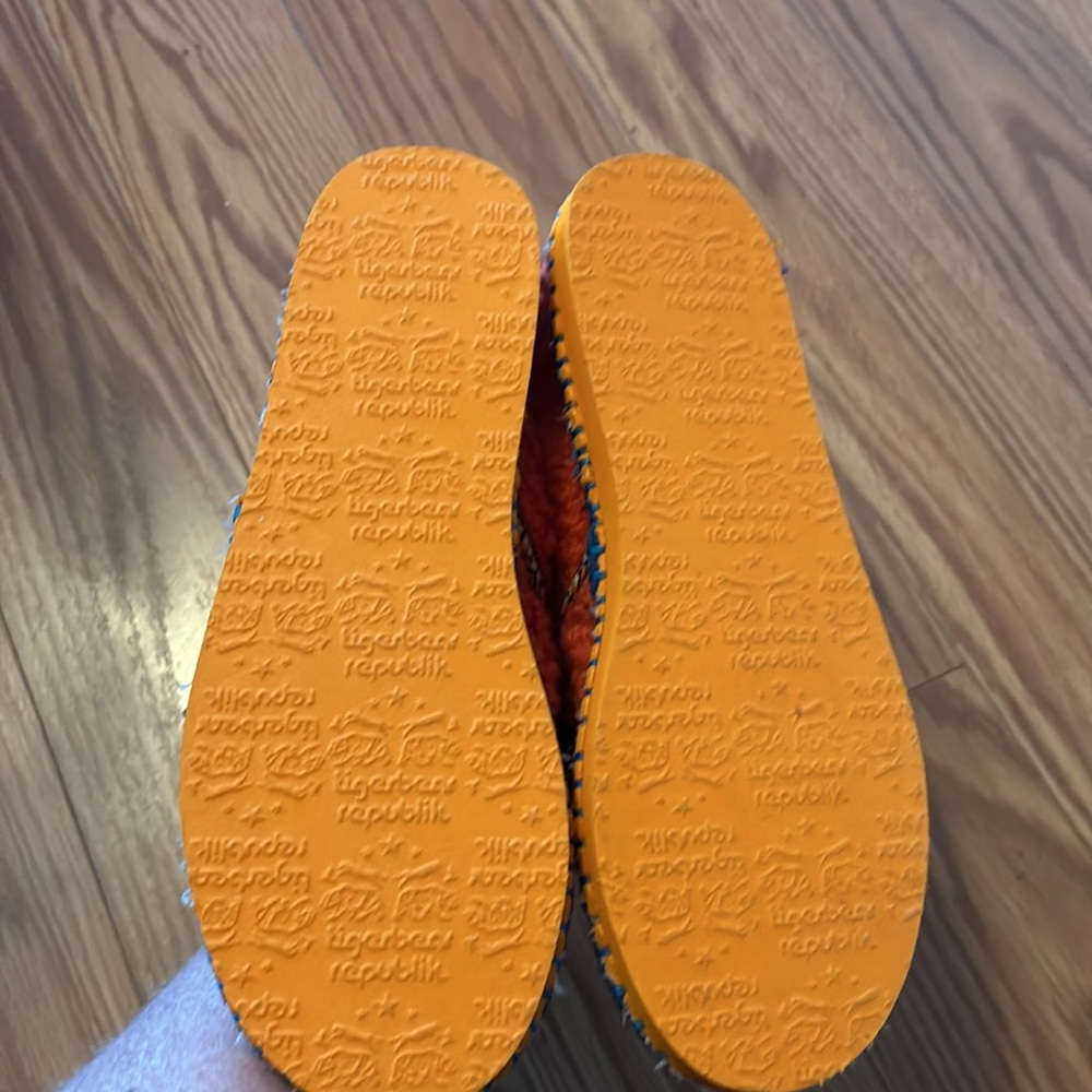 Shoes - Picture 5 of 5